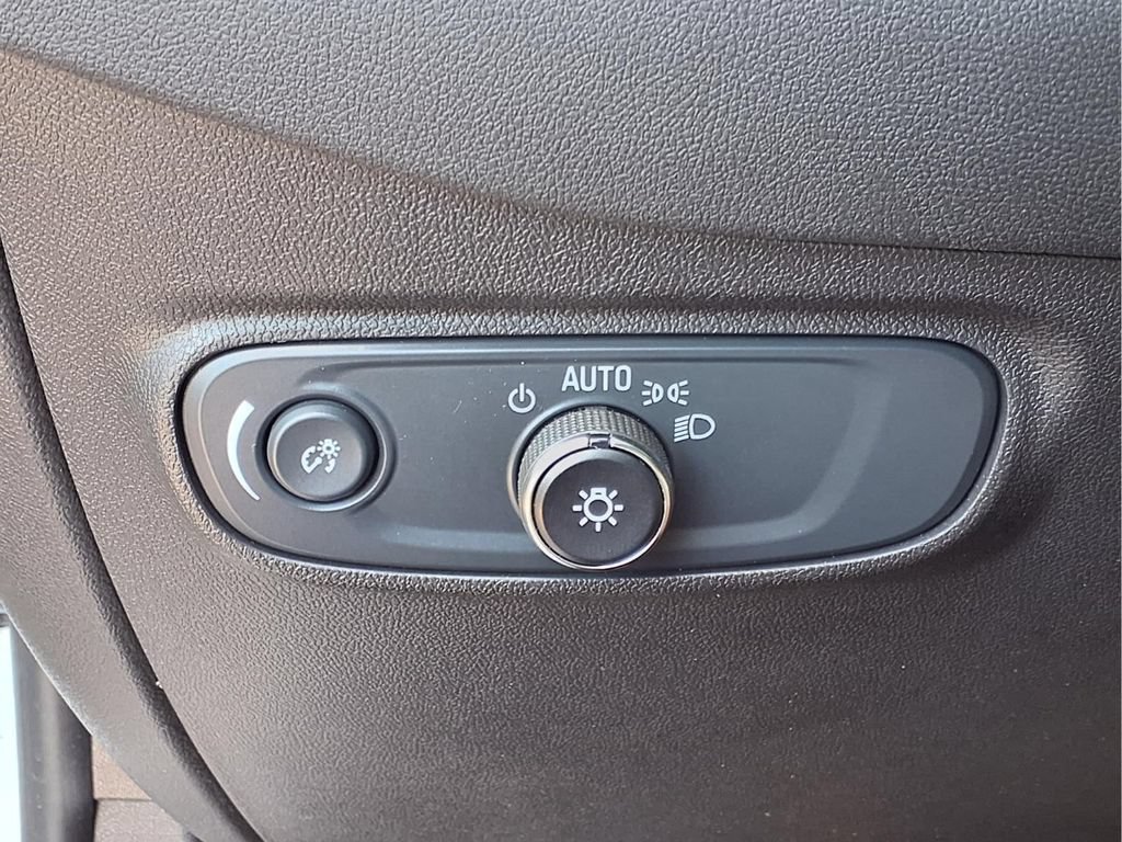 Used 2024 Chevrolet Equinox LT FWD image 19