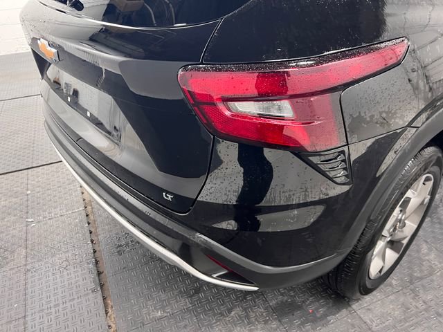 Used 2025 Chevrolet Trax LT w/ LT Convenience Package image 14