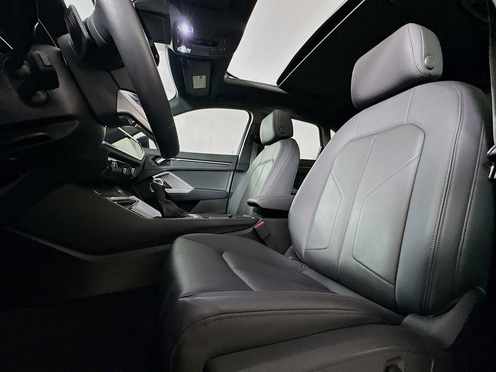 Used 2024 Audi Q3 2.0T Premium w/ Convenience Package image 18