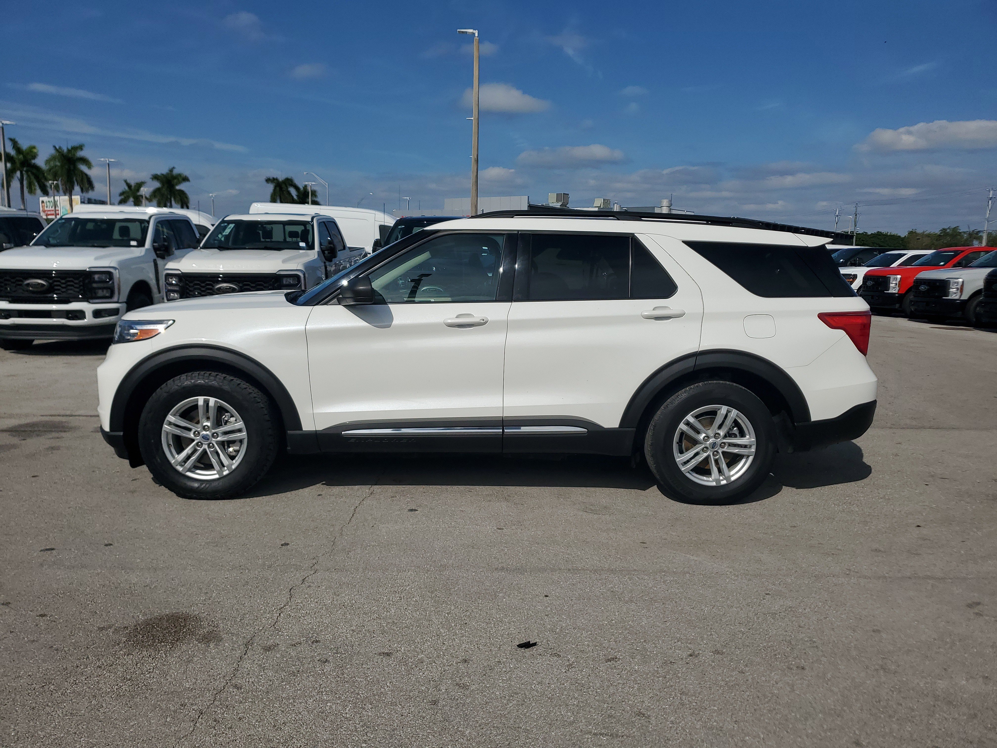 Used 2022 Ford Explorer XLT image 8