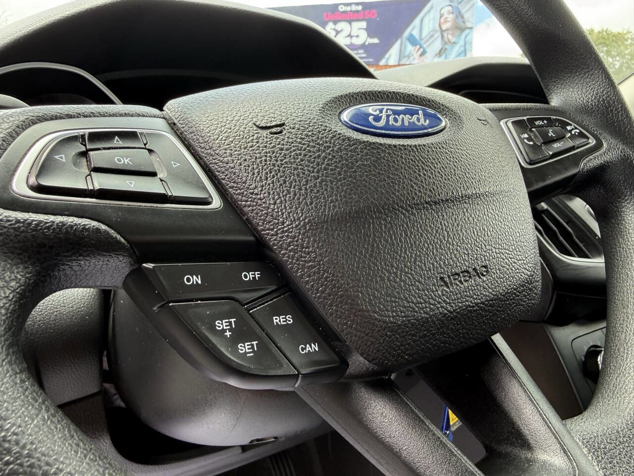 Used 2018 Ford Focus SE FWD image 35