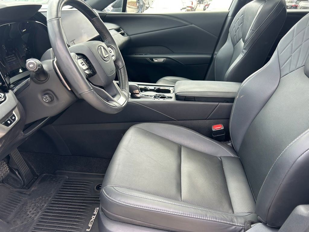 Used 2025 Lexus RX 350 F Sport w/ Convenience Package AWD/4WD image 11