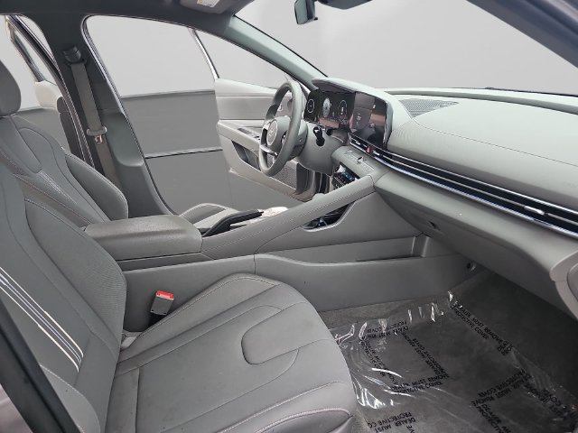Used 2024 Hyundai Elantra SEL FWD image 12