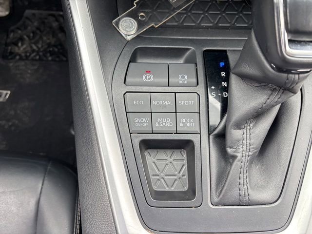 Used 2023 Toyota RAV4 XLE Premium image 33