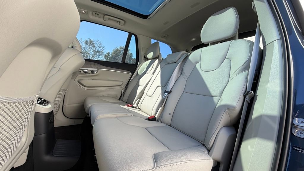 Used 2025 Volvo XC90 T8 Plus w/ Protection Package image 15