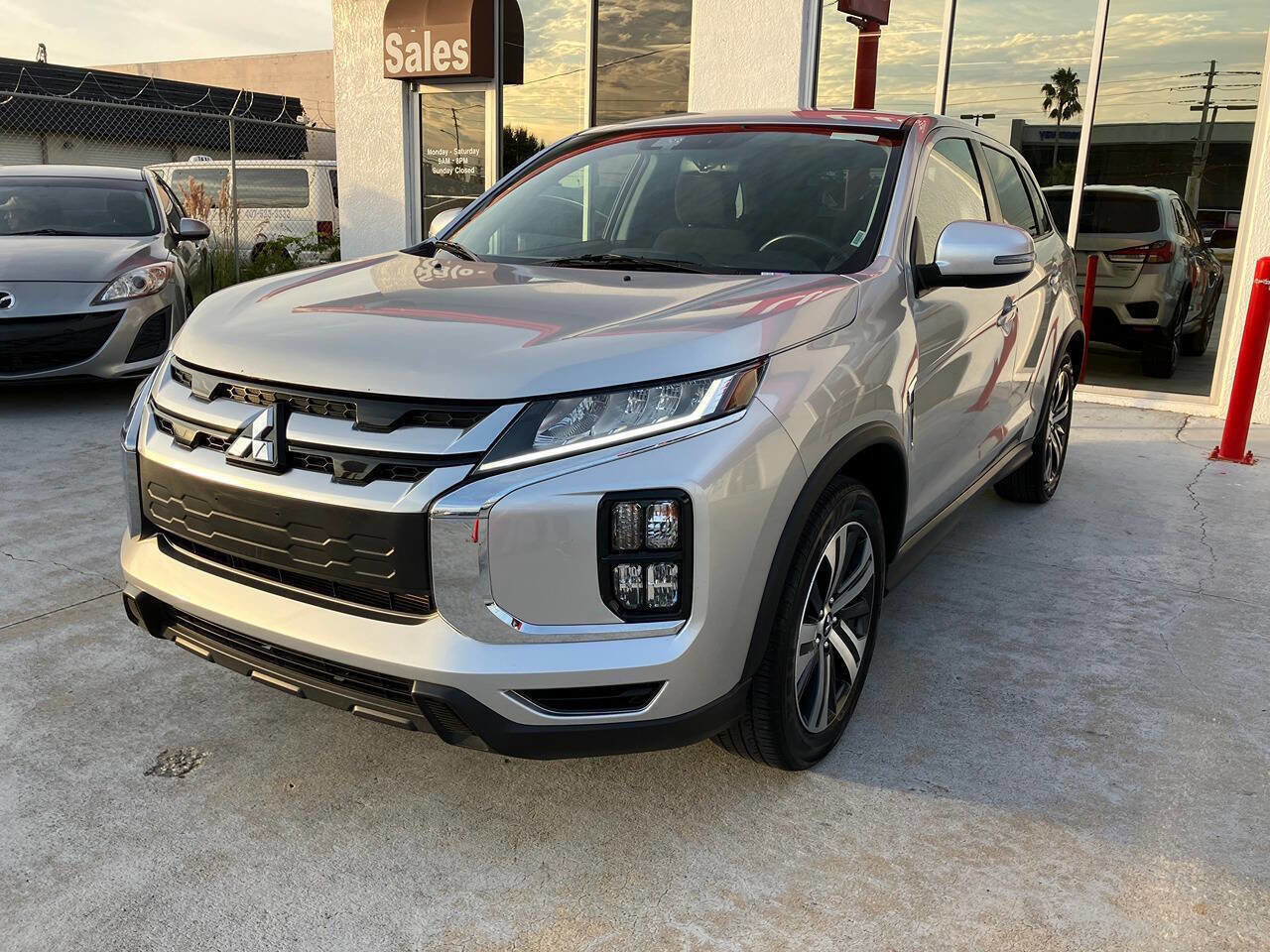 Used 2021 Mitsubishi Outlander Sport SE image 2