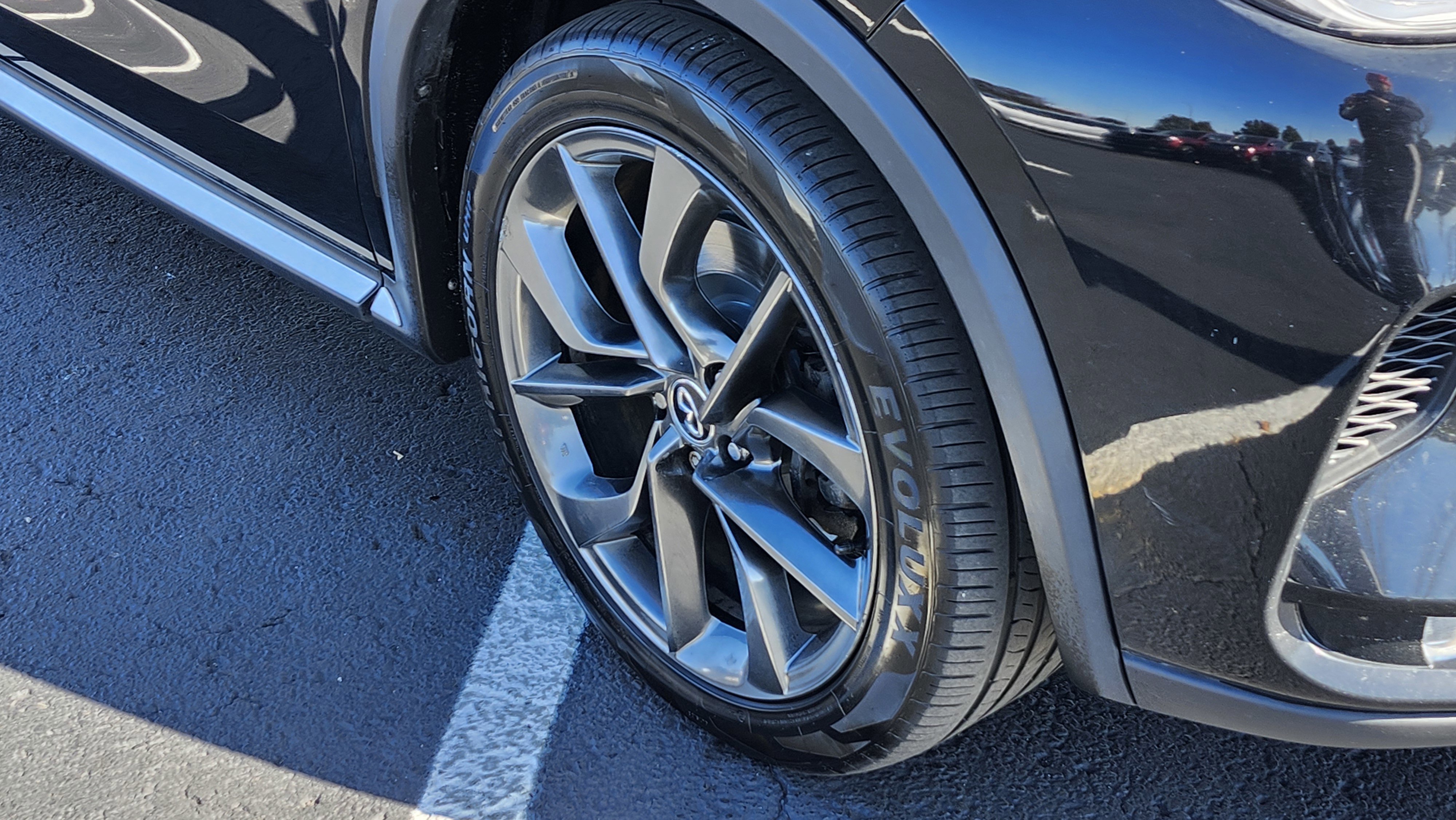 Used 2019 INFINITI QX50 Essential image 7