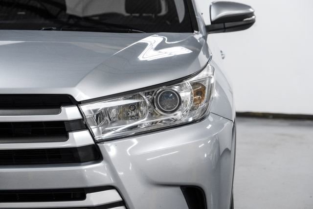 Used 2019 Toyota Highlander XLE image 32