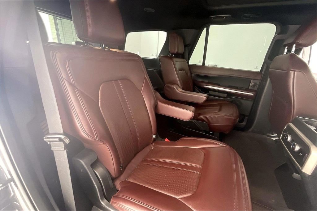 Used 2022 Ford Expedition Limited image 30