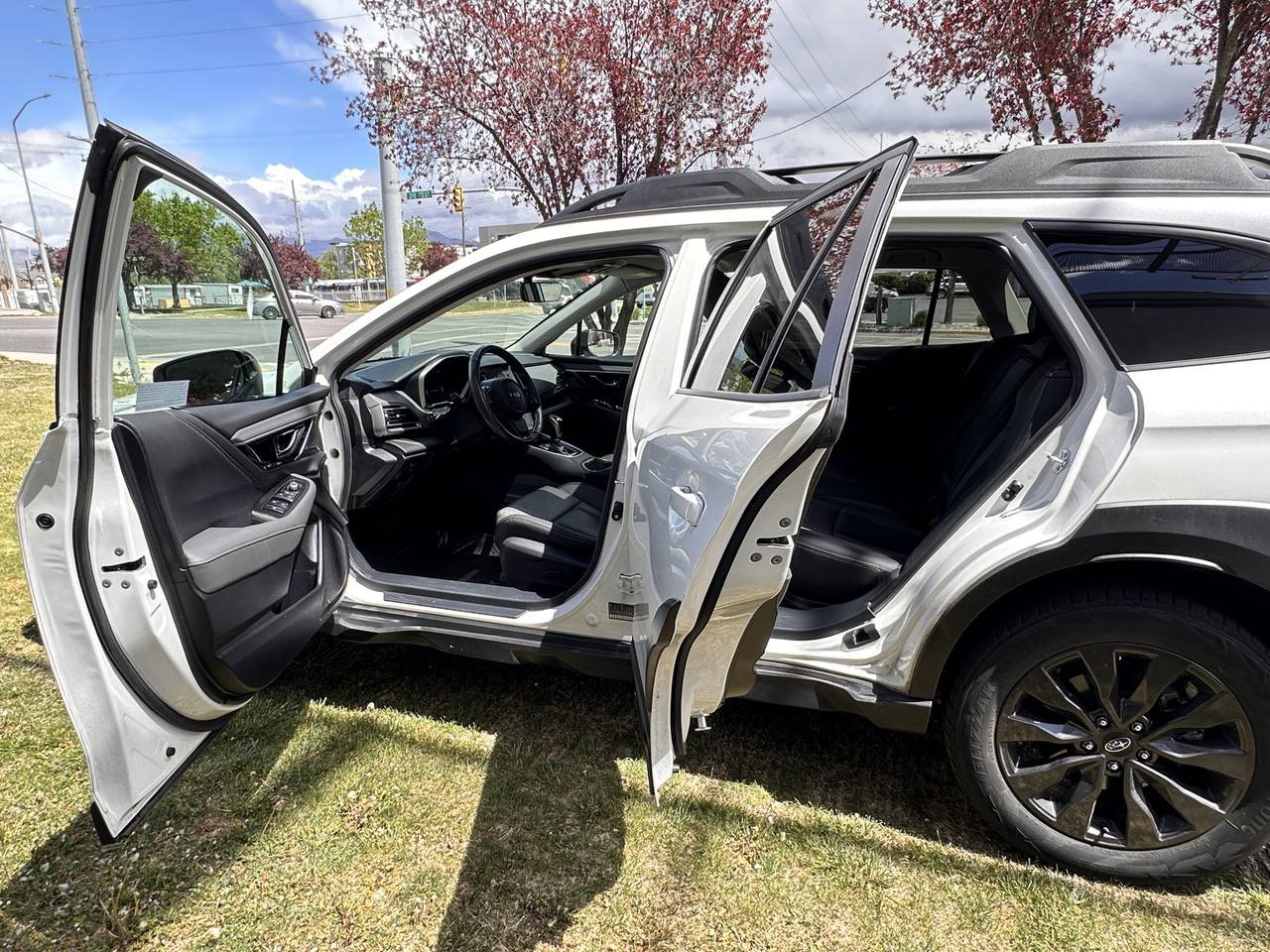 Used 2025 Subaru Outback Onyx Edition XT AWD/4WD image 20