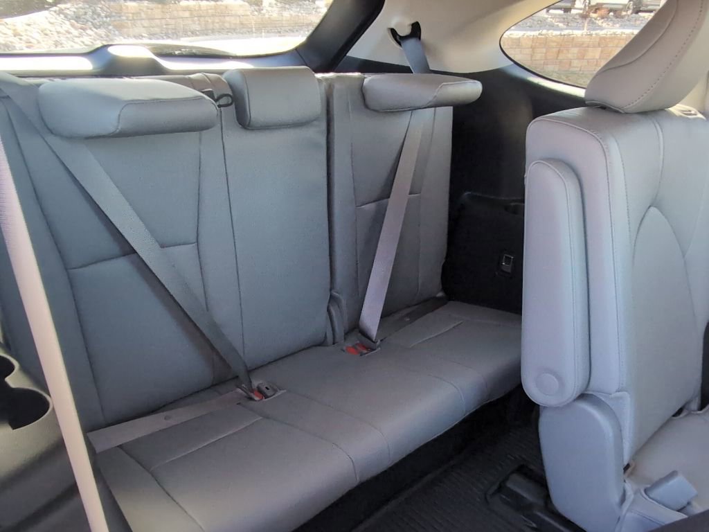 Used 2026 Toyota Highlander Limited image 30