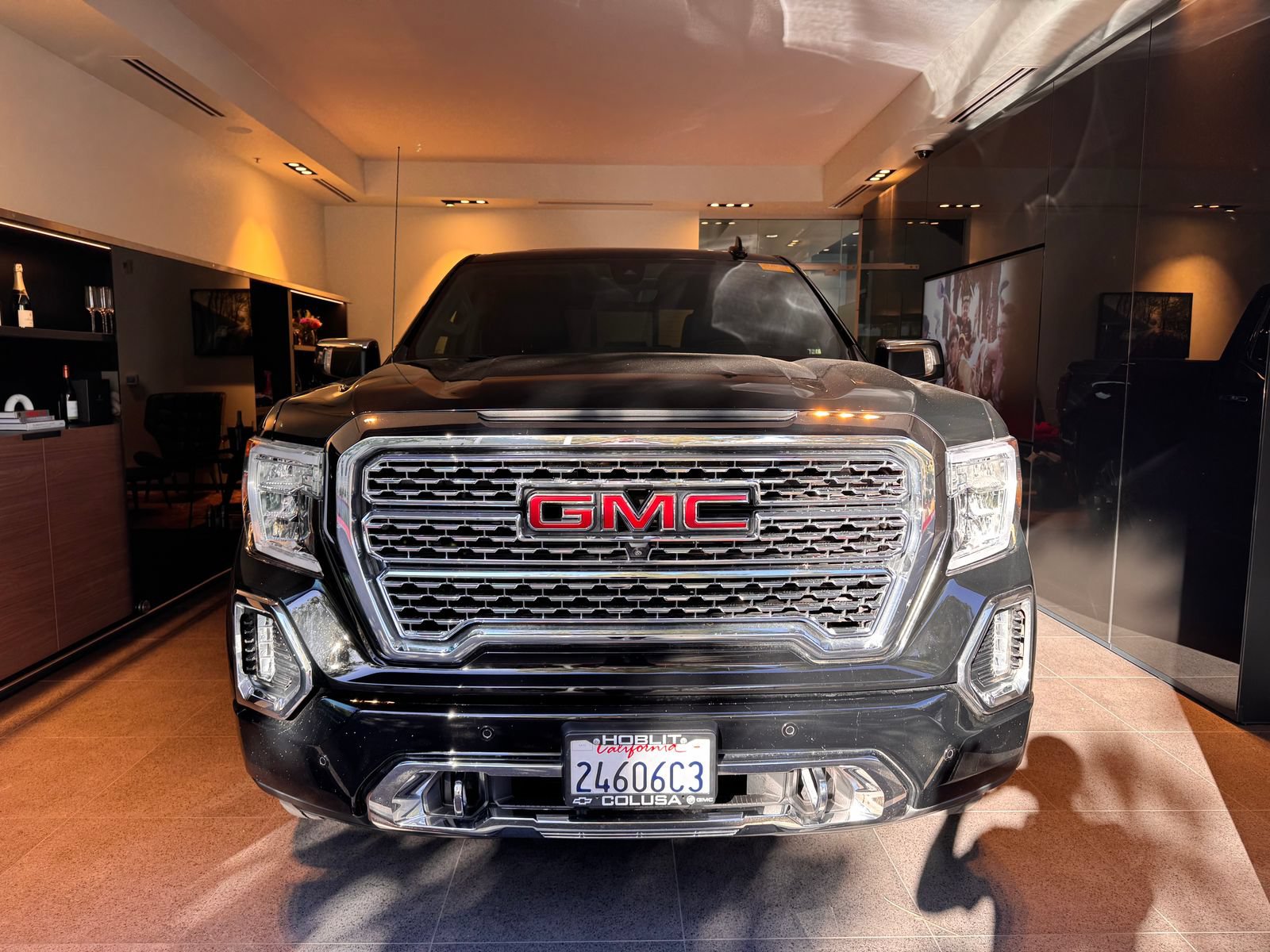 Used 2021 GMC Sierra 1500 Denali w/ Denali Ultimate Package AWD/4WD image 2