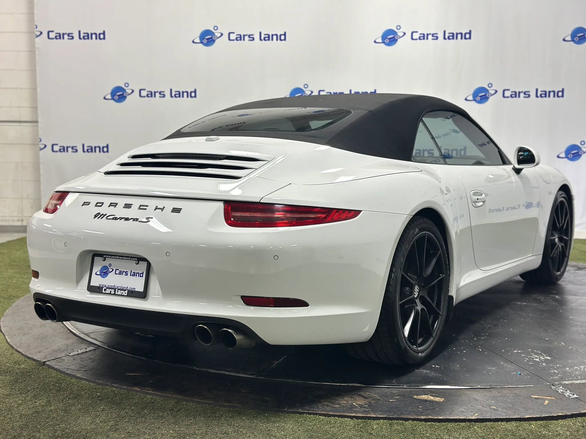 Used 2015 Porsche 911 Carrera S RWD image 3