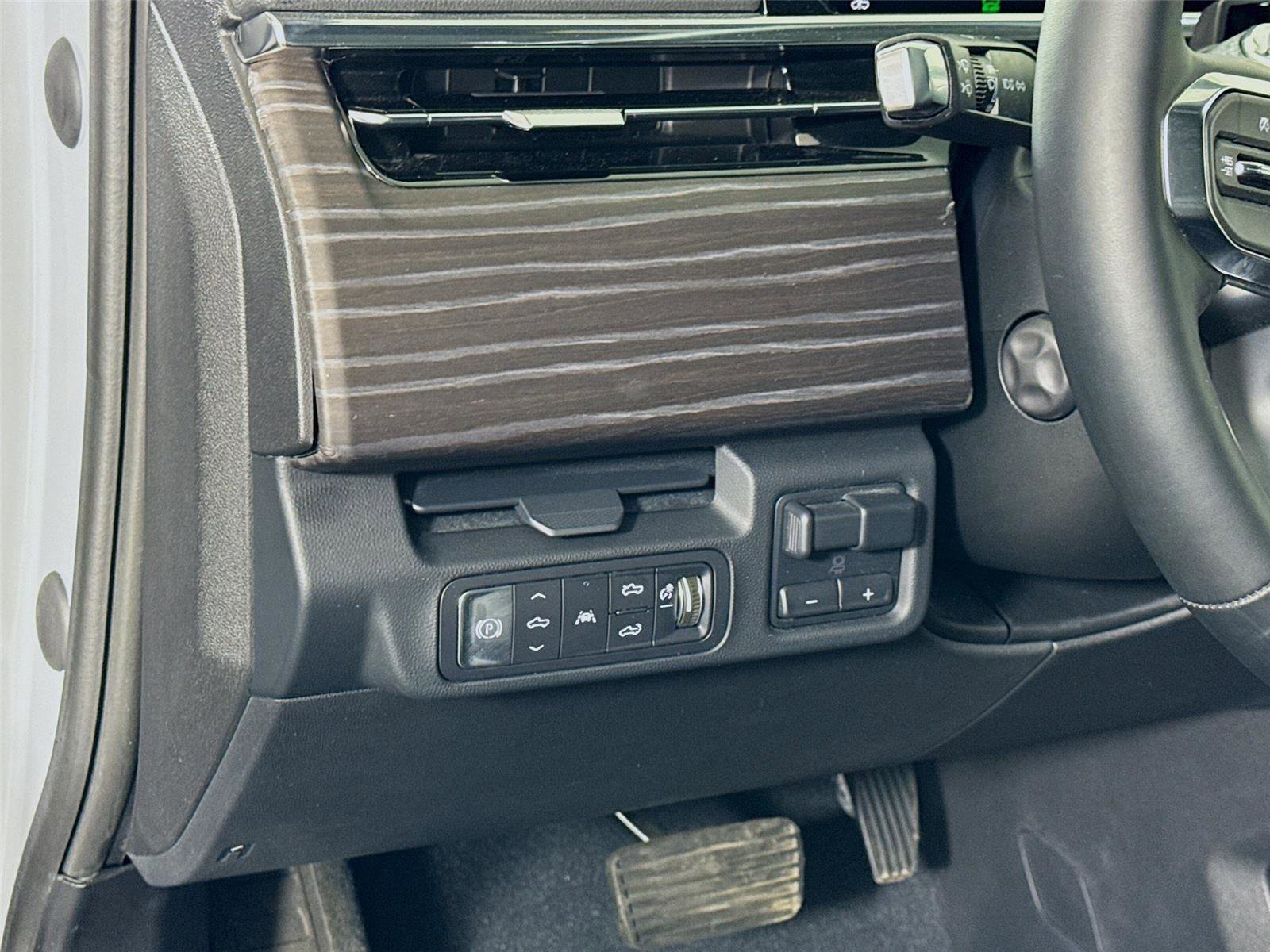 Used 2025 GMC Sierra EV Denali image 4