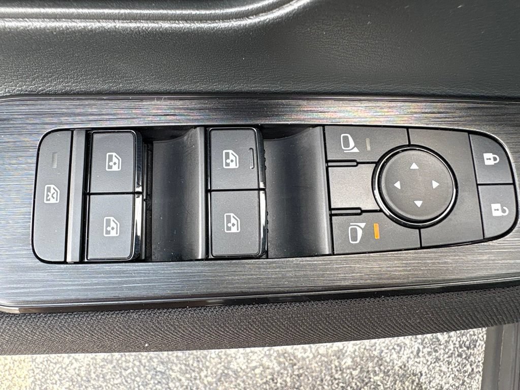 Used 2025 Nissan Kicks S FWD image 14