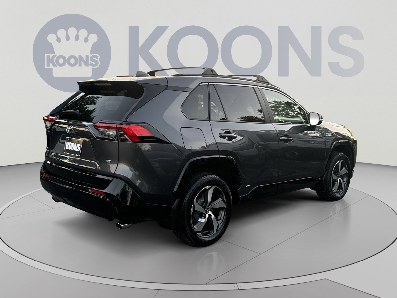 Used 2021 Toyota RAV4 SE w/ Weather & Moonroof Package AWD/4WD image 4