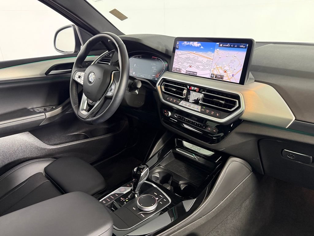 Used 2025 BMW X4 xDrive30i AWD/4WD image 34