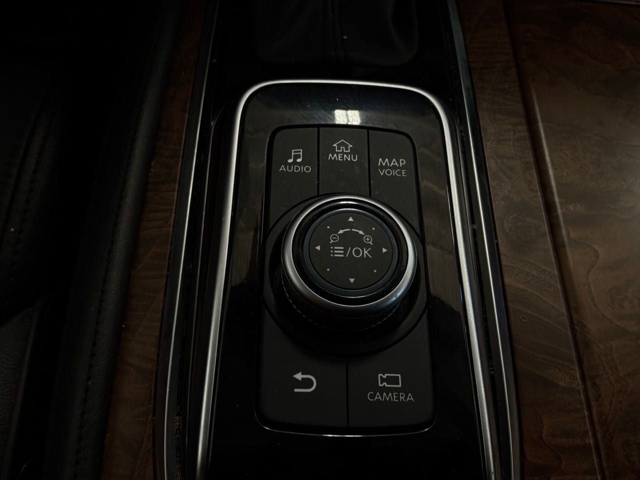 Used 2024 Nissan Armada SL RWD image 29