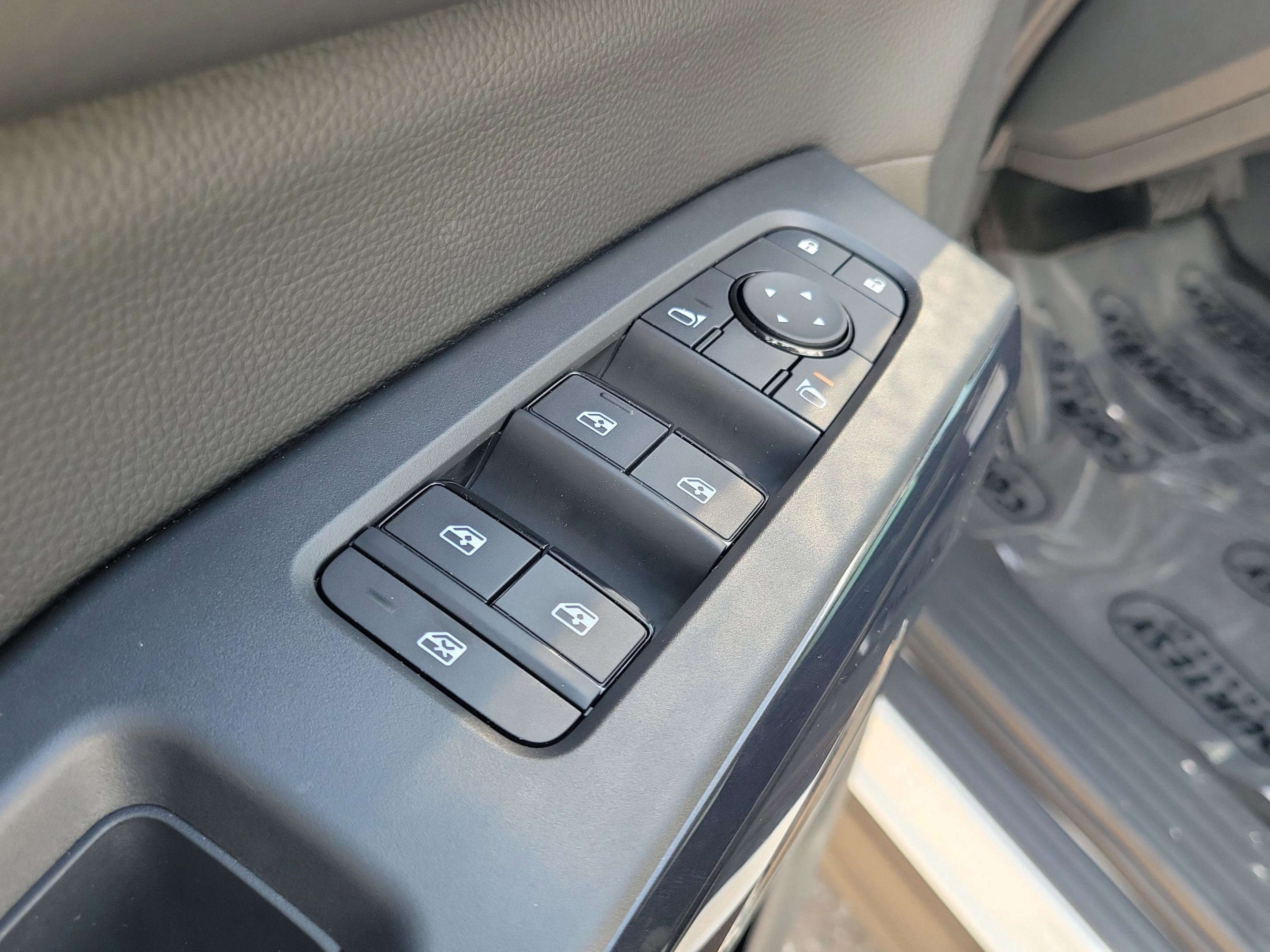 New 2026 Nissan Pathfinder SV image 20