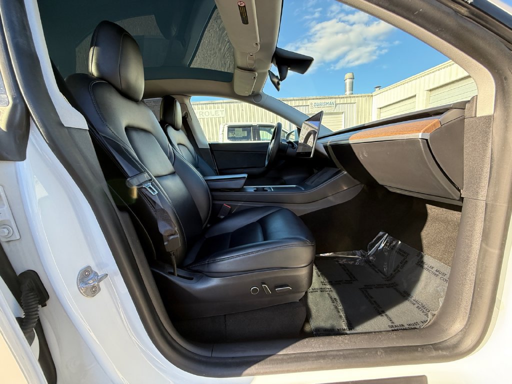 Used 2021 Tesla Model Y Long Range AWD/4WD image 25