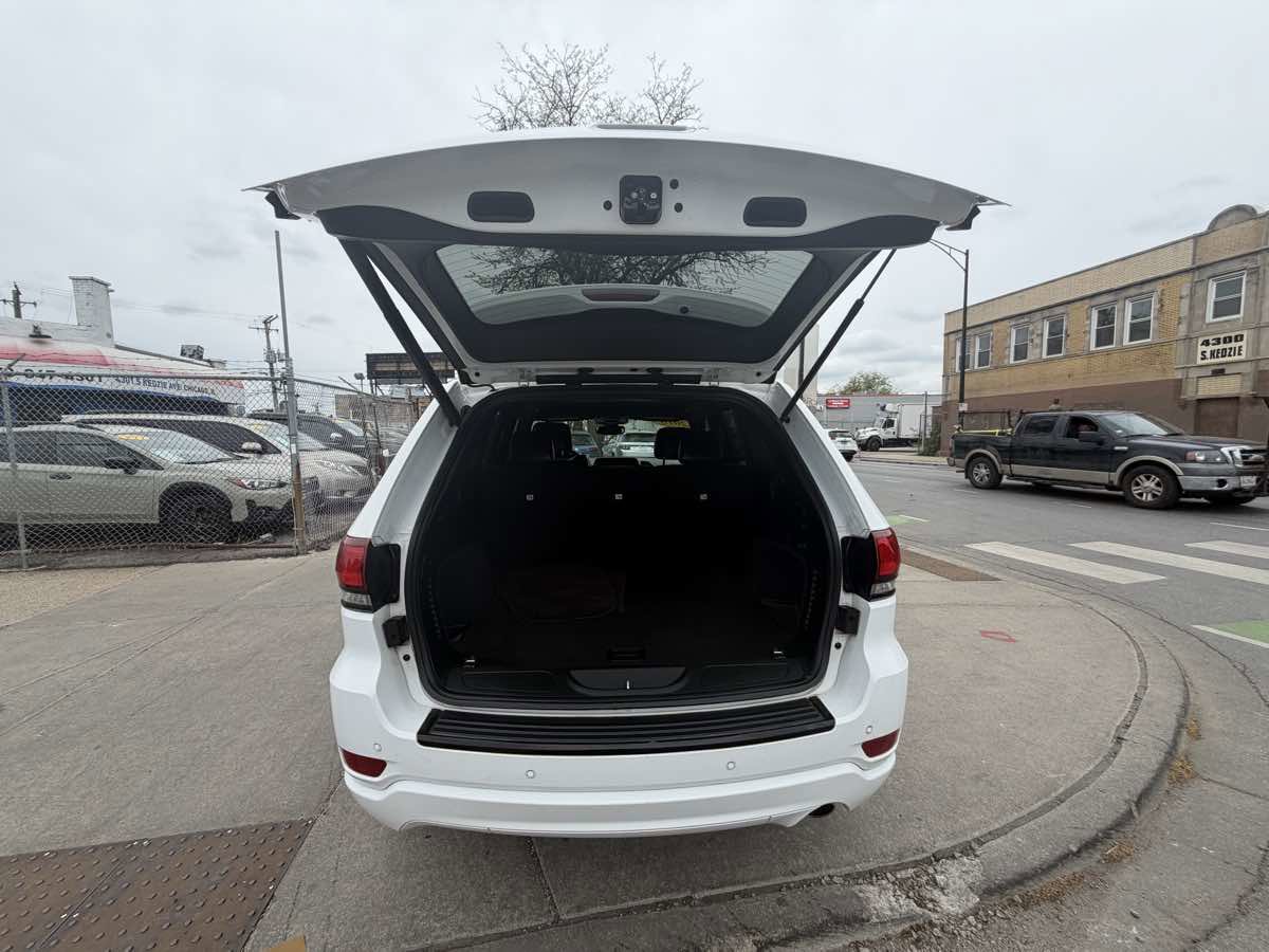 Used 2018 Jeep Grand Cherokee Altitude RWD image 21