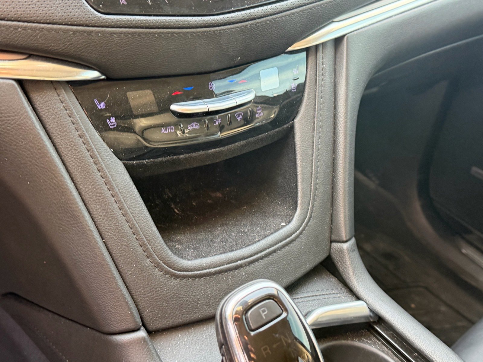 Used 2018 Cadillac XT5 Premium Luxury w/ LPO, Wheel Lock Package AWD/4WD image 9