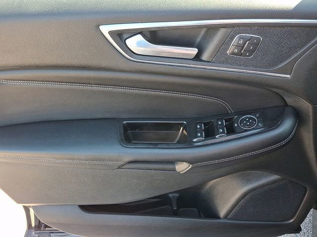 Used 2015 Ford Edge Titanium AWD/4WD image 12