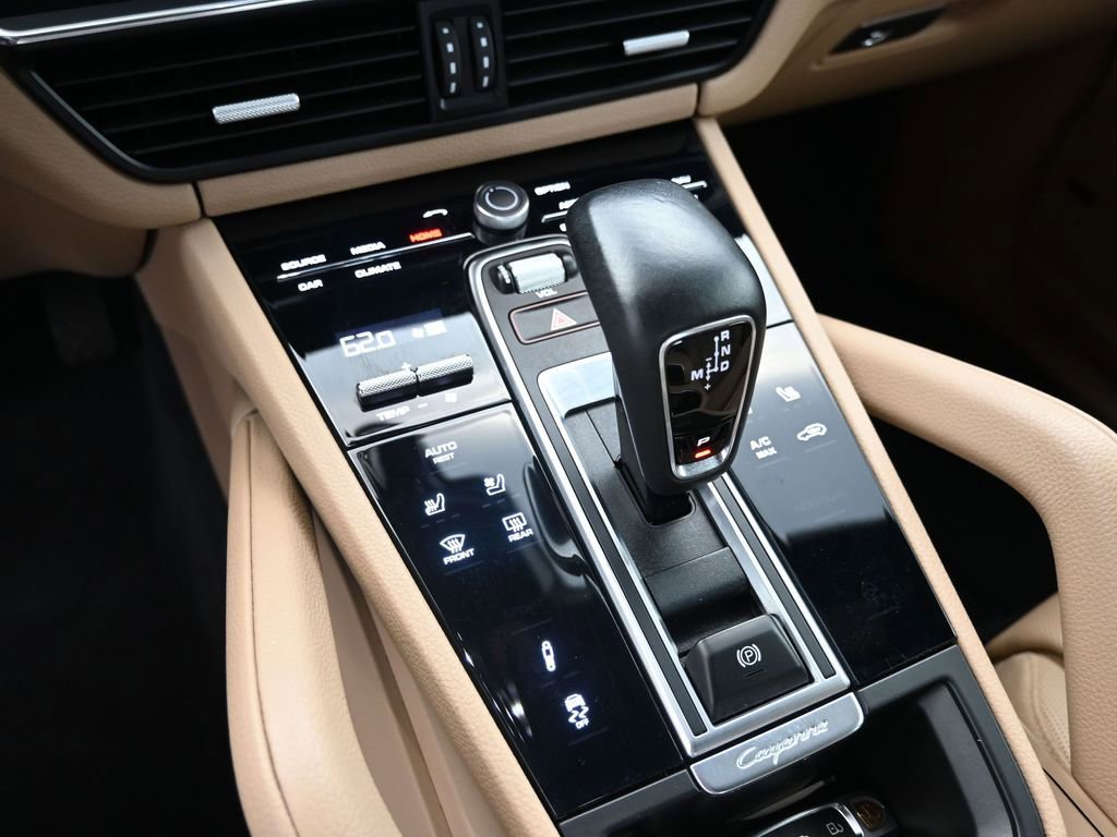 Used 2022 Porsche Cayenne Coupe w/ Premium Package image 18