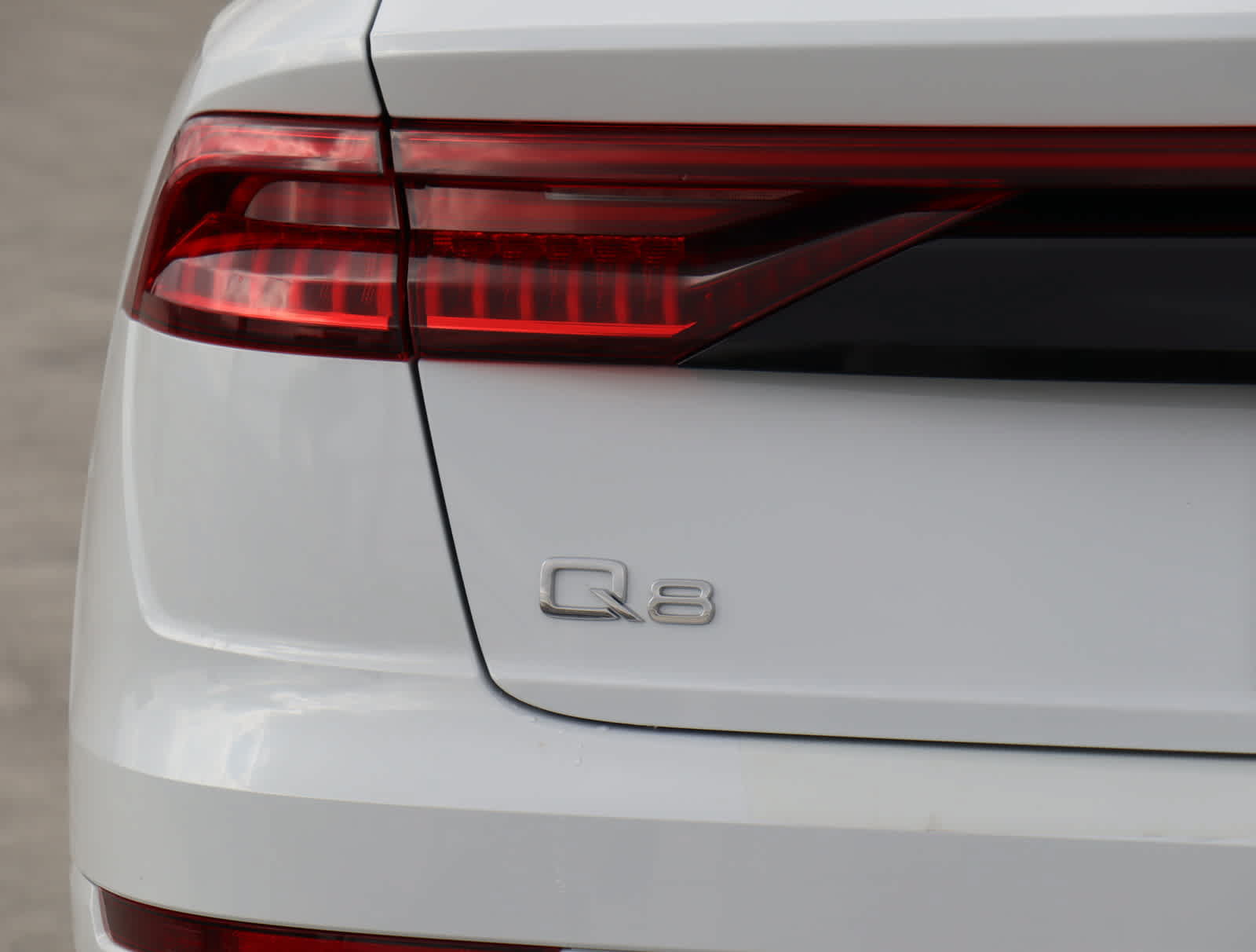 Used 2023 Audi Q8 Premium w/ Convenience Package image 9