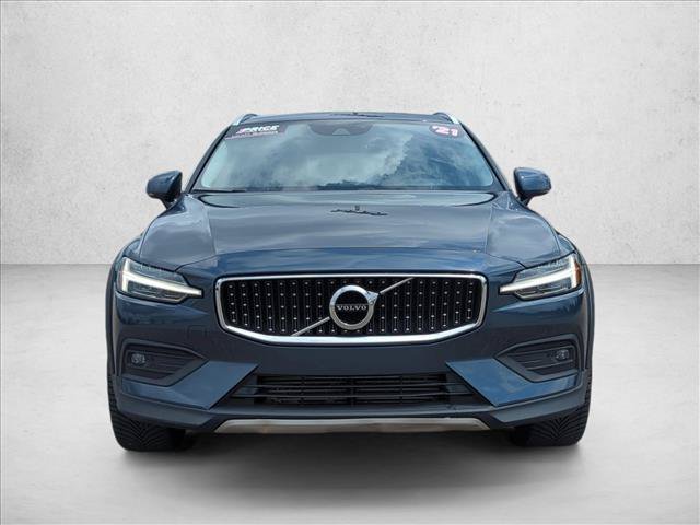 Used 2021 Volvo V60 T5 Cross Country AWD/4WD image 2