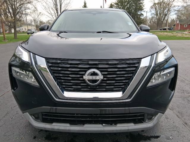 Used 2023 Nissan Rogue SV image 2