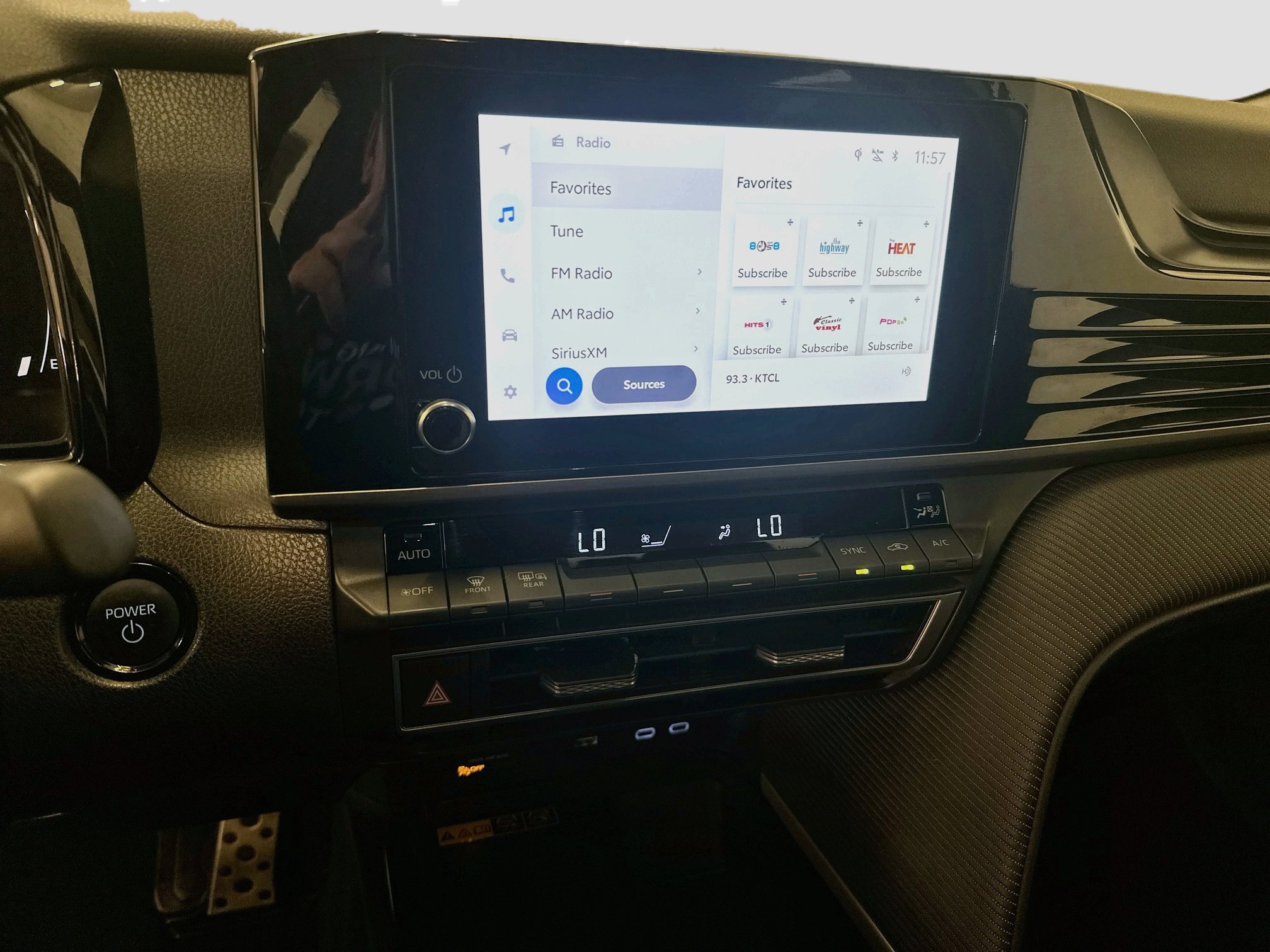 Used 2025 Toyota Camry SE FWD image 26