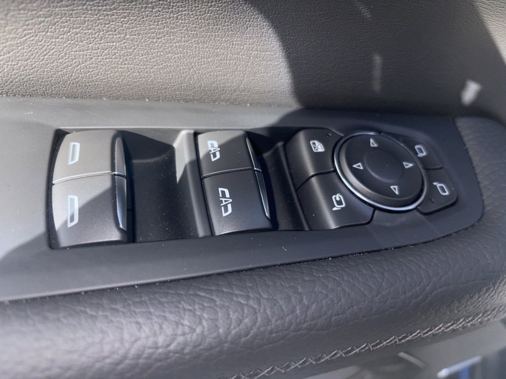 New 2025 GMC Yukon XL Denali w/ Sun & Power Step Package image 11