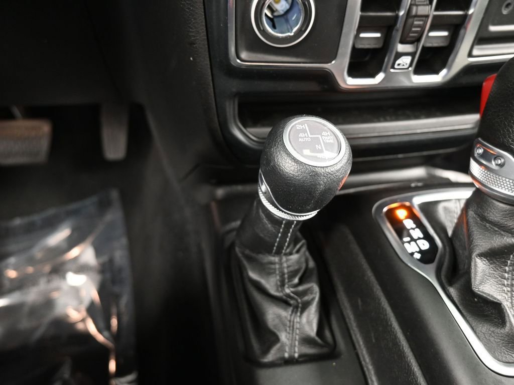 Used 2024 Jeep Wrangler Unlimited Sahara image 26