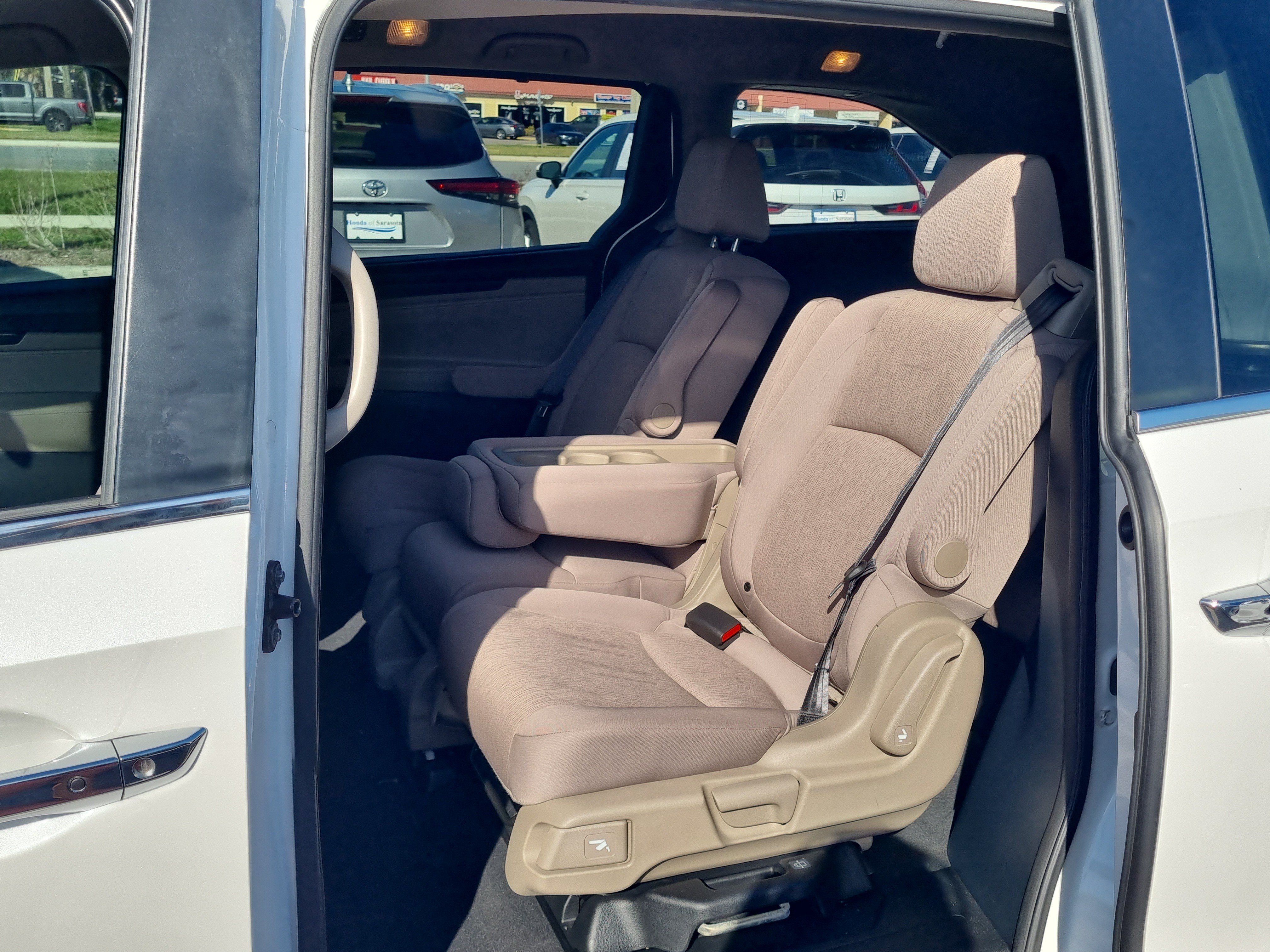 Used 2023 Honda Odyssey EX image 13