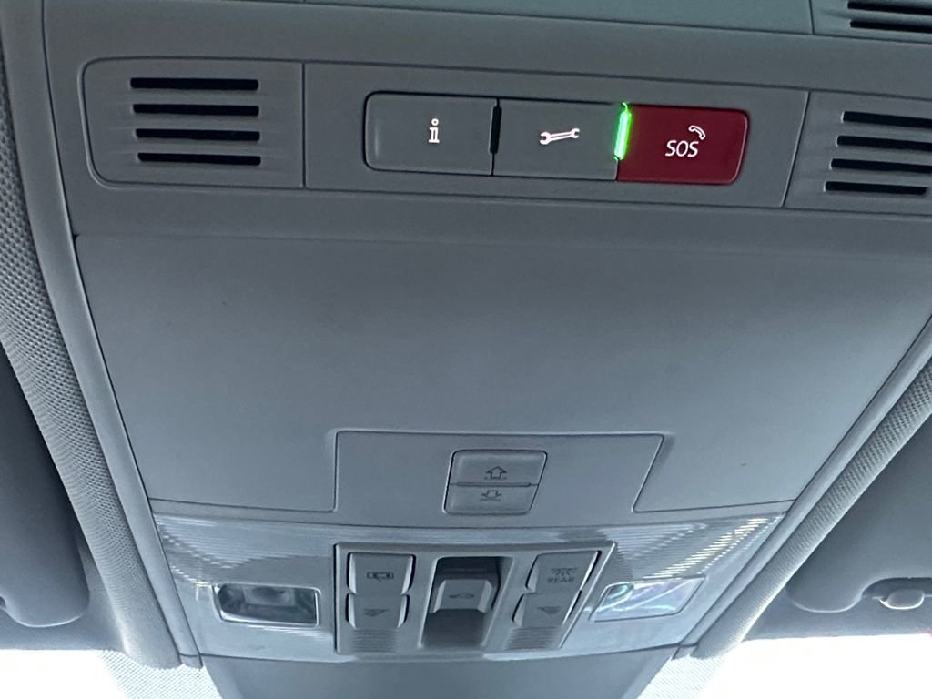 Used 2024 Volkswagen Tiguan Wolfsburg Edition image 19