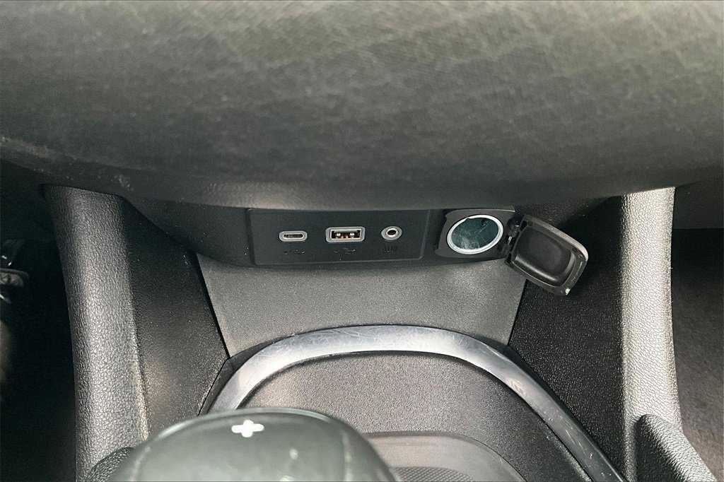 Used 2020 Chevrolet Malibu LT image 16