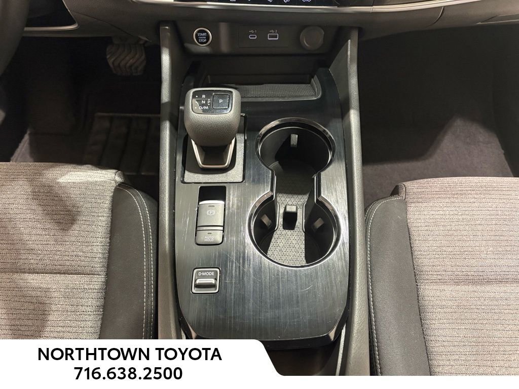 Used 2023 Nissan Rogue SV image 25