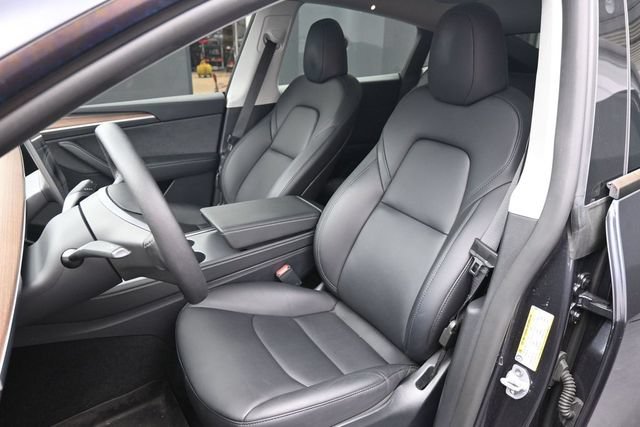 Used 2024 Tesla Model Y Long Range AWD/4WD image 18
