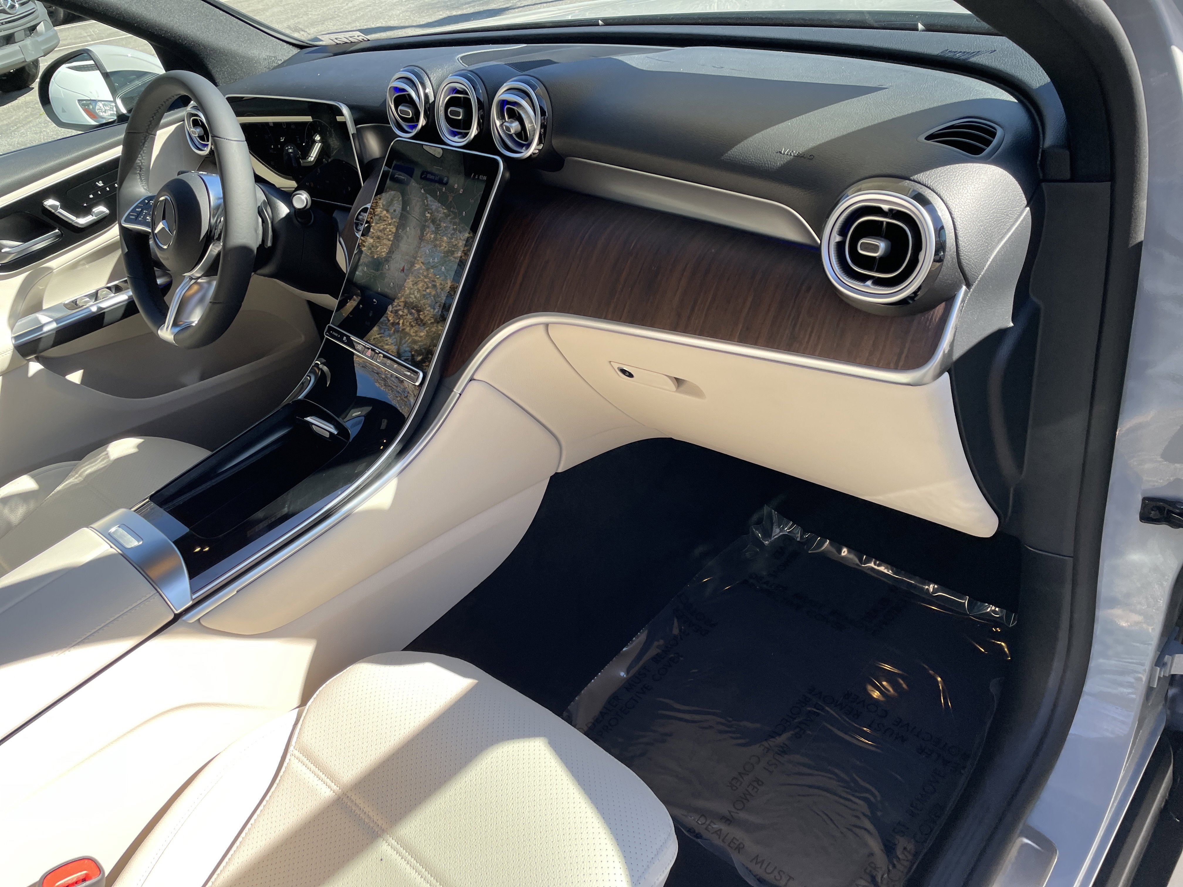 New 2026 Mercedes-Benz GLC 300 image 42