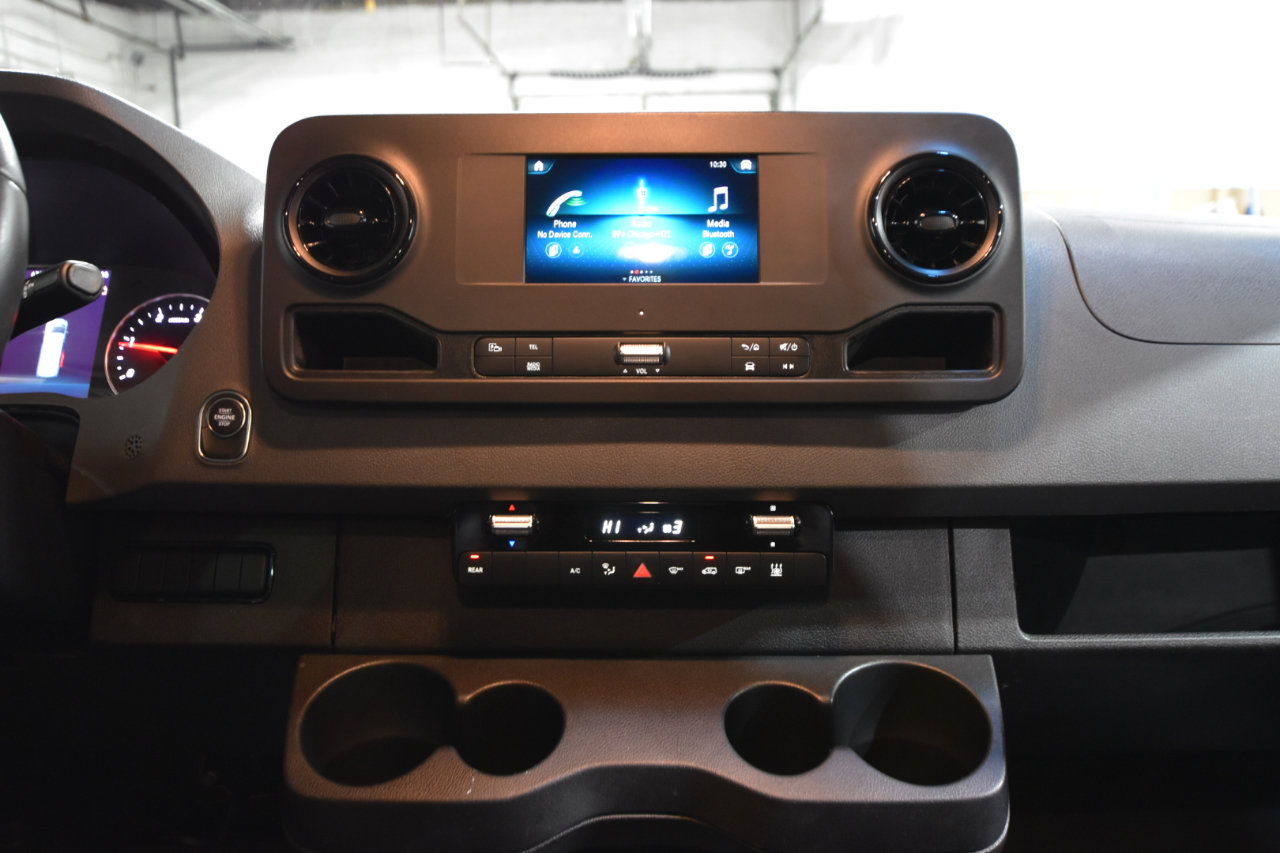 Used 2021 Mercedes-Benz Sprinter 2500 image 21