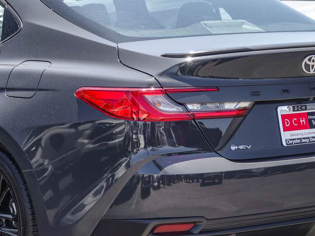 Used 2025 Toyota Camry SE FWD image 7