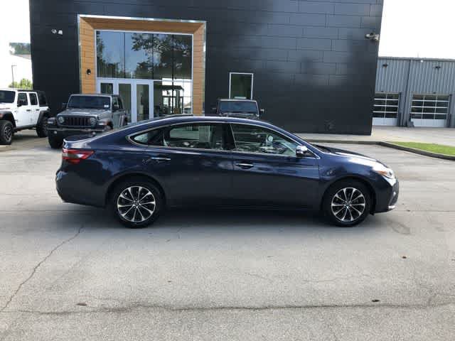 Used 2016 Toyota Avalon XLE Premium FWD image 7