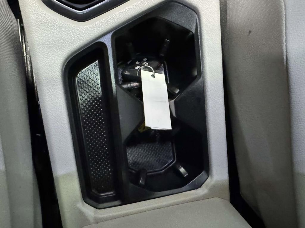 Used 2023 Volkswagen Tiguan SE R-Line image 30