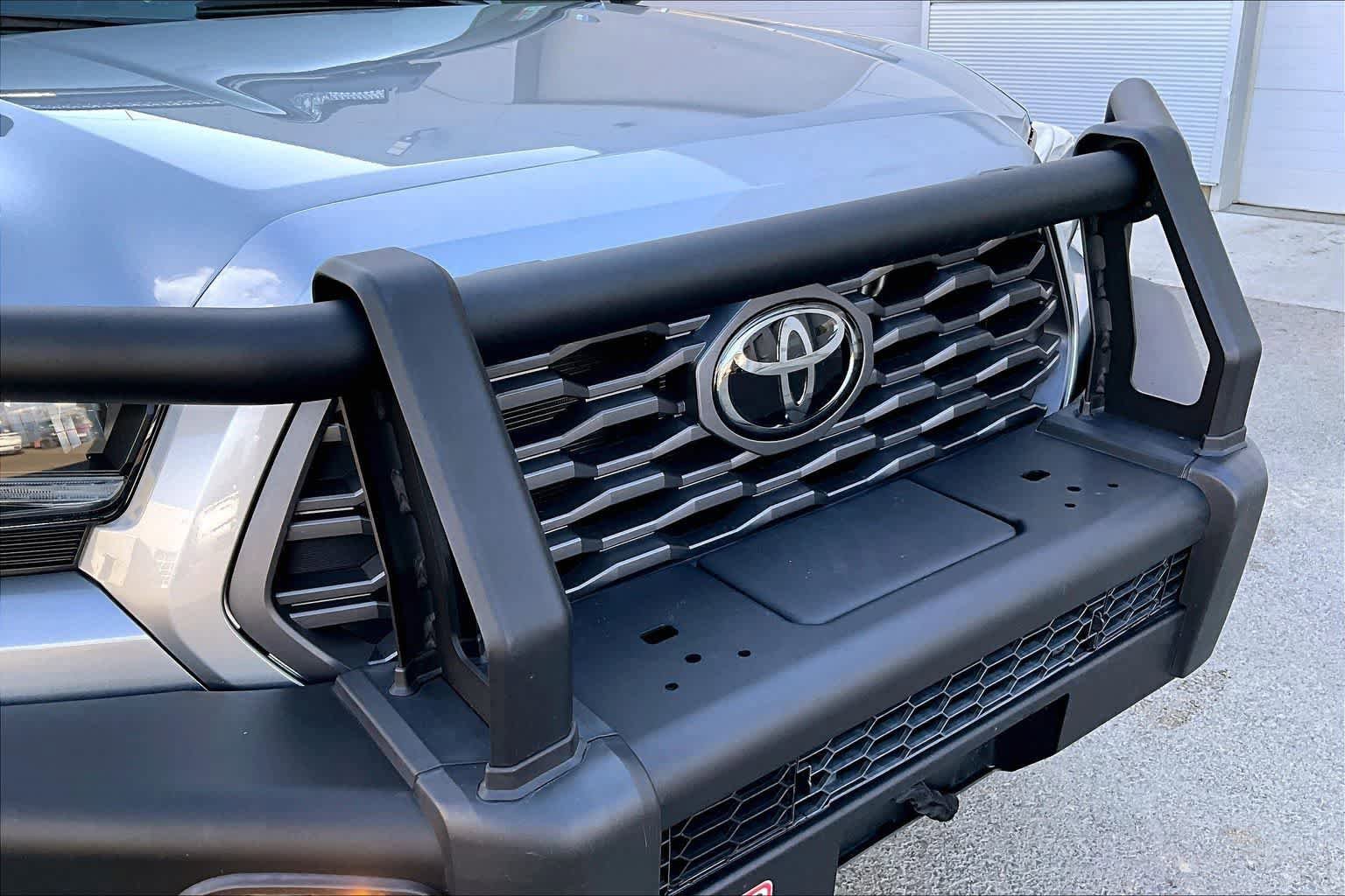 Used 2023 Toyota Tacoma TRD Off-Road w/ Black Out Package (TMS) AWD/4WD image 33