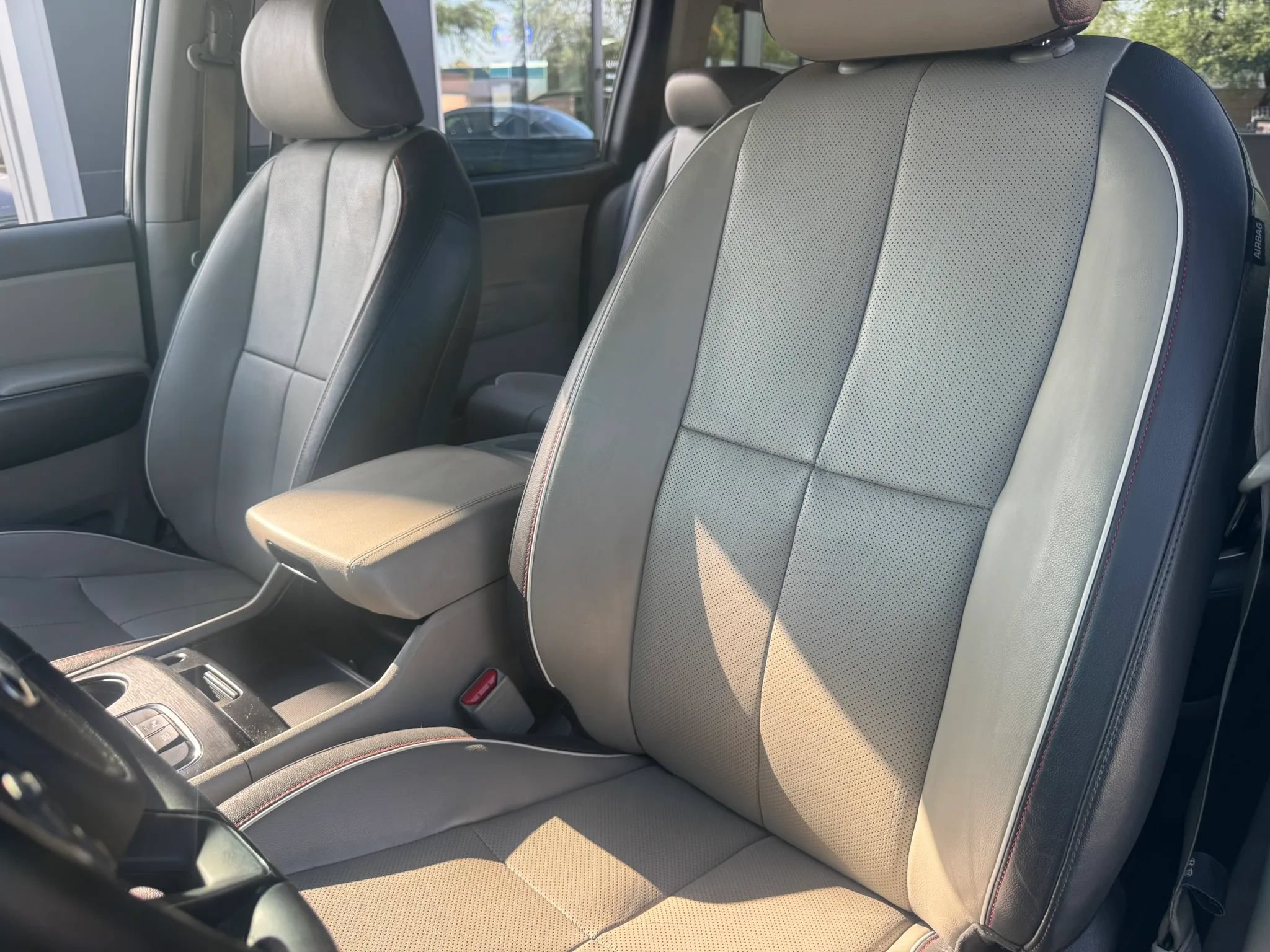 Used 2017 Kia Sedona LX w/ LX Essentials Premium Package FWD image 16