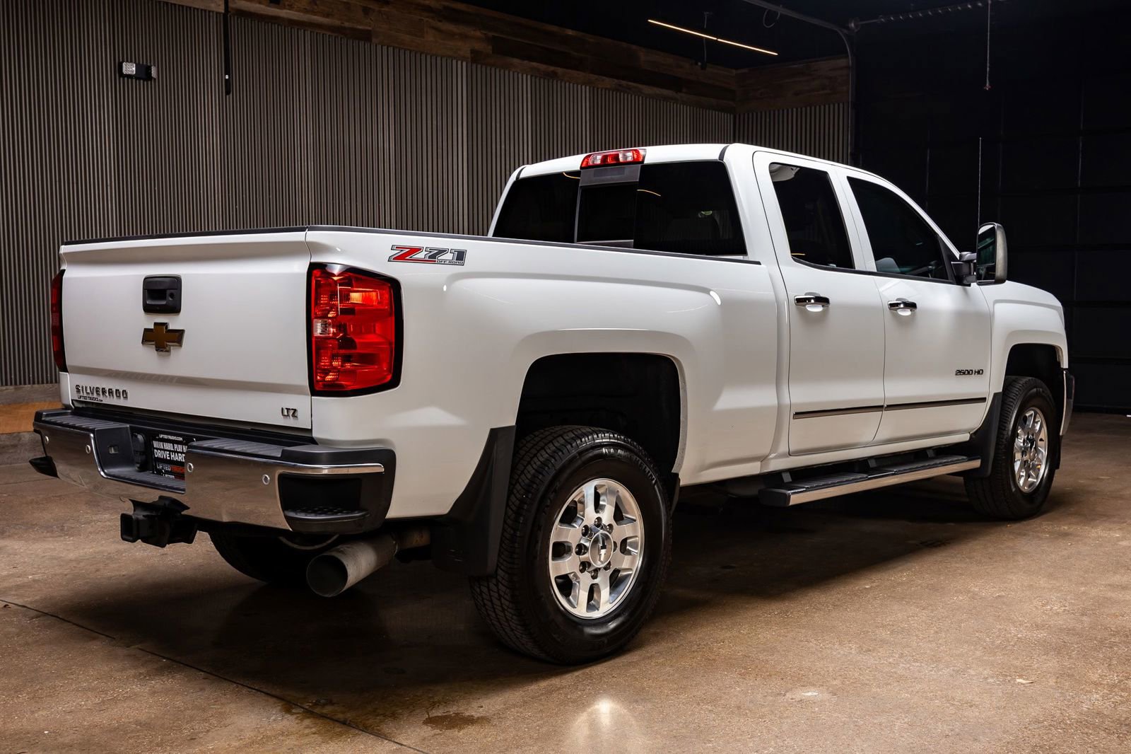 Used 2015 Chevrolet Silverado 2500 LTZ w/ LTZ Plus Package AWD/4WD image 9