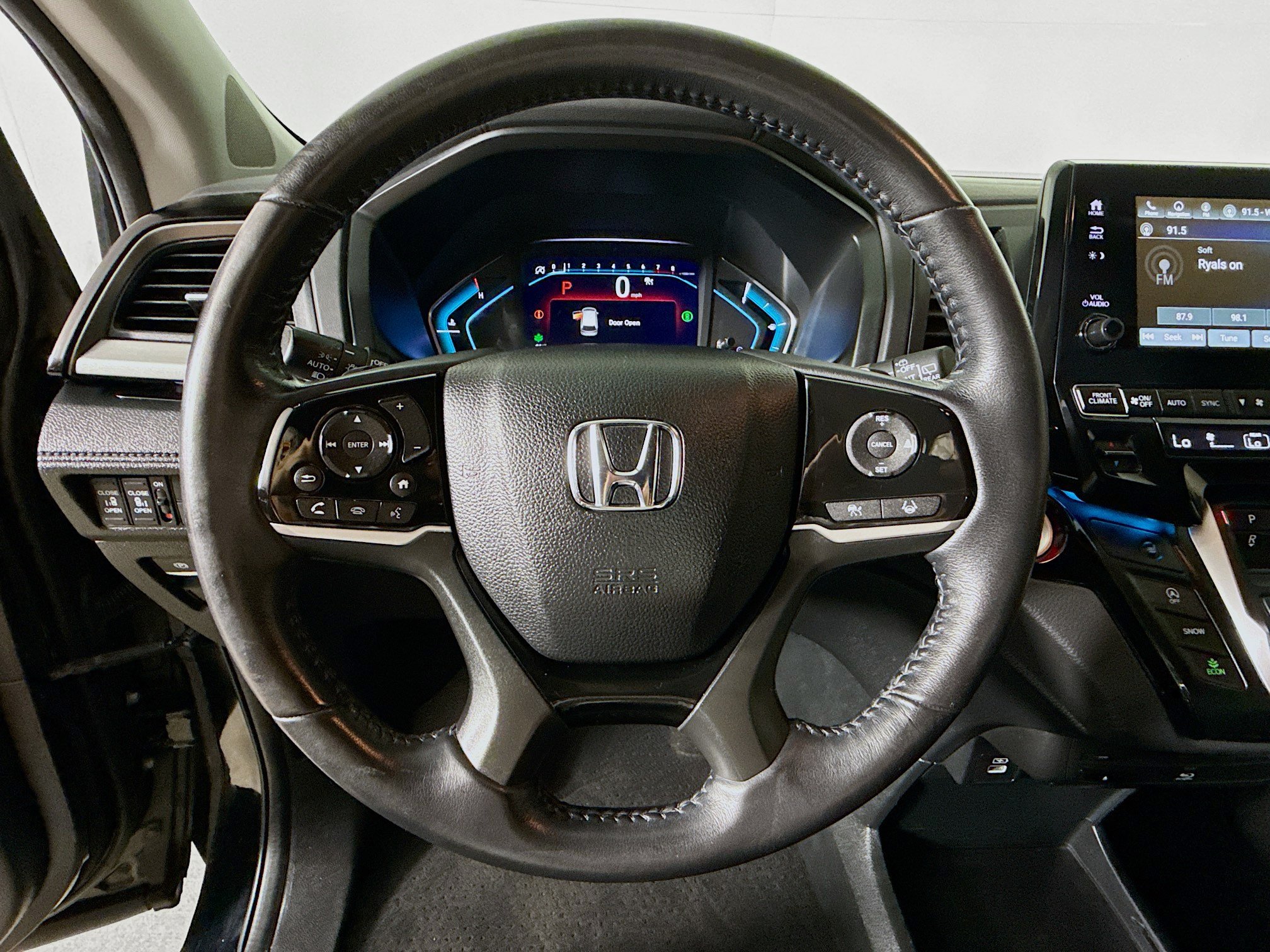 Used 2023 Honda Odyssey Touring image 11