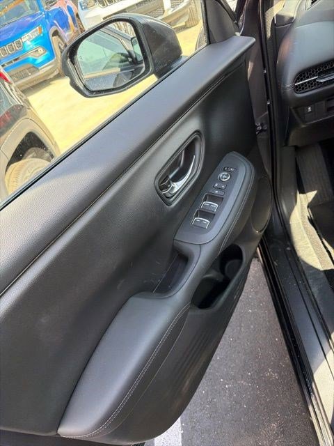 Used 2025 Honda HR-V EX-L image 12