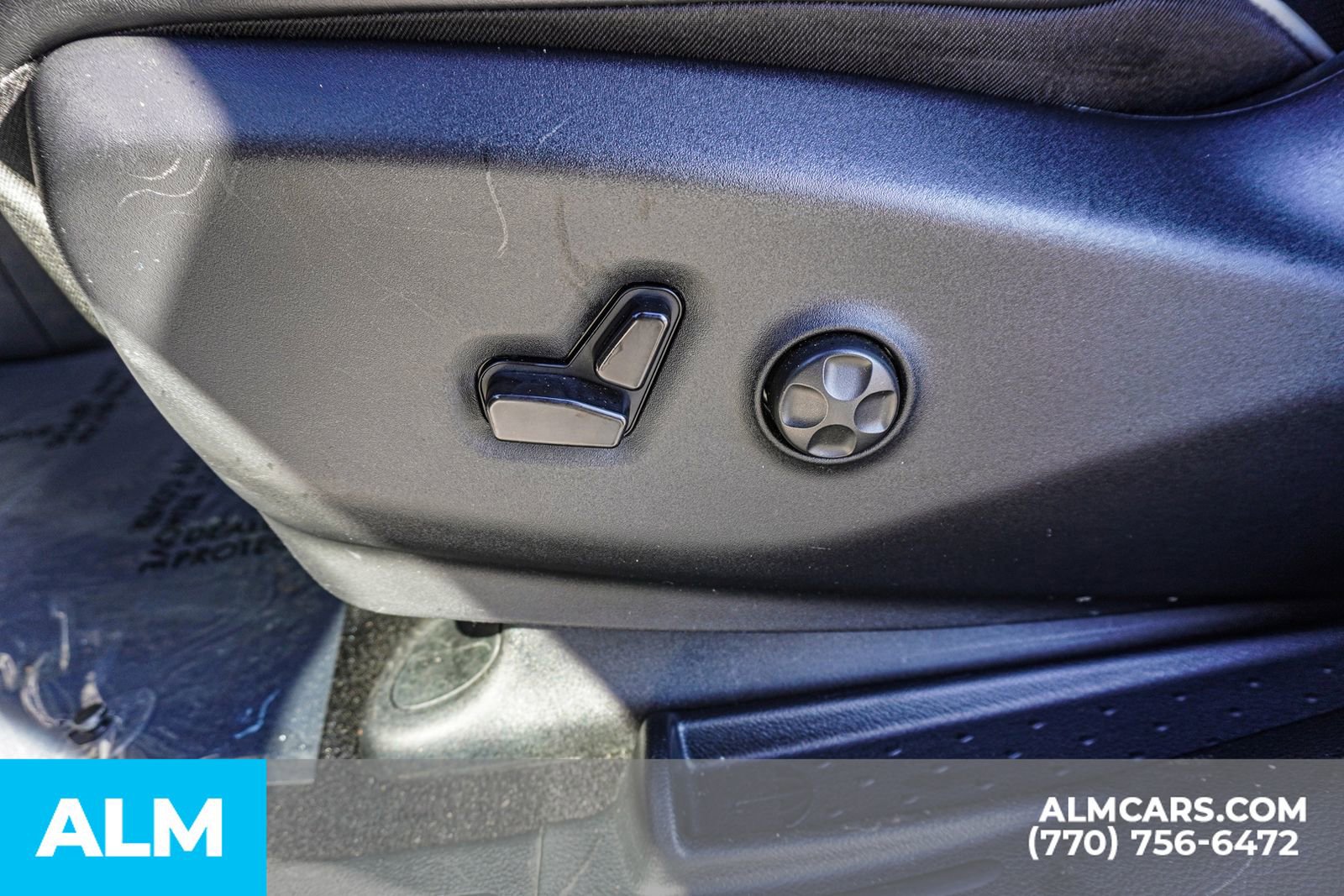 Used 2025 Chrysler Pacifica Limited image 14